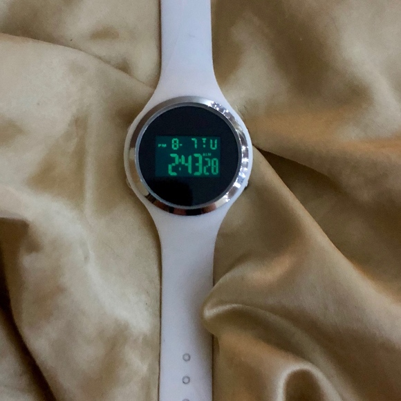 digital round watch